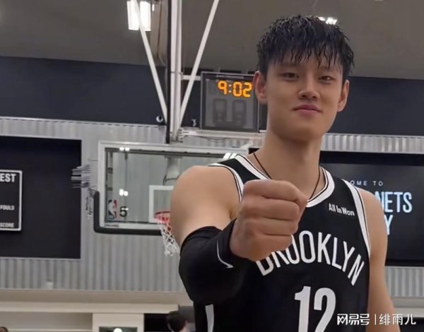 股票配资交易 终于来了！北京首钢队正式注册曾凡博，打爆广东男篮没悬念了