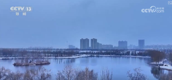 上海配资网 多地新年迎降雪 各部门协同除冰铲雪保畅通护航百姓游玩安全